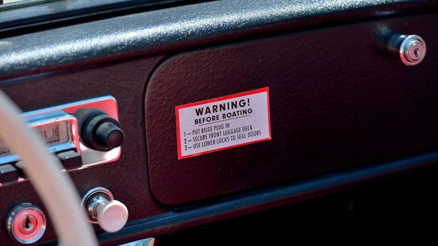 Samochód i łódź w jednym do kupienia, czyli uroczy Amphicar 770