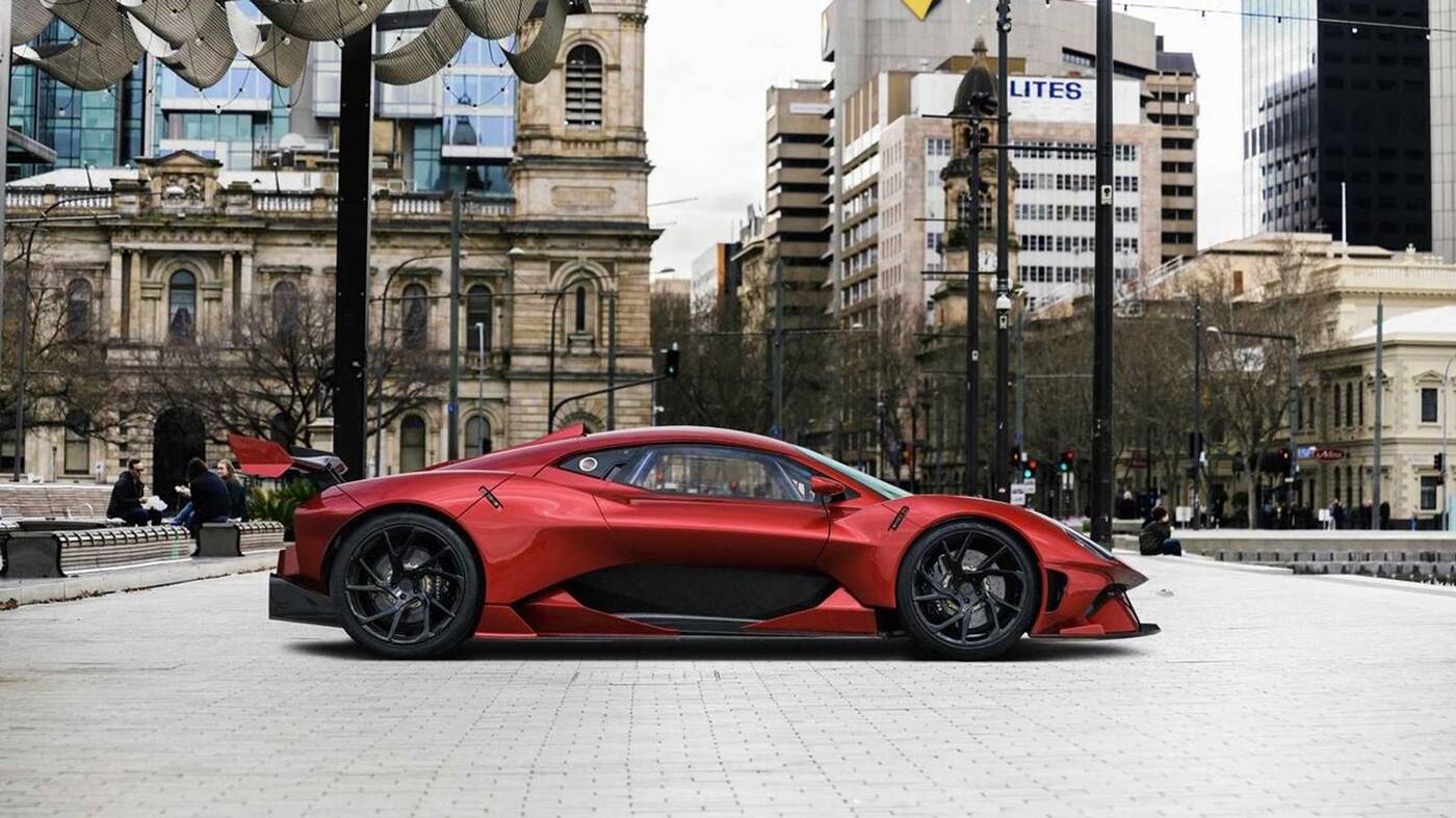 Wyścigowy, ale codzienny, czyli debiut Brabham BT62R