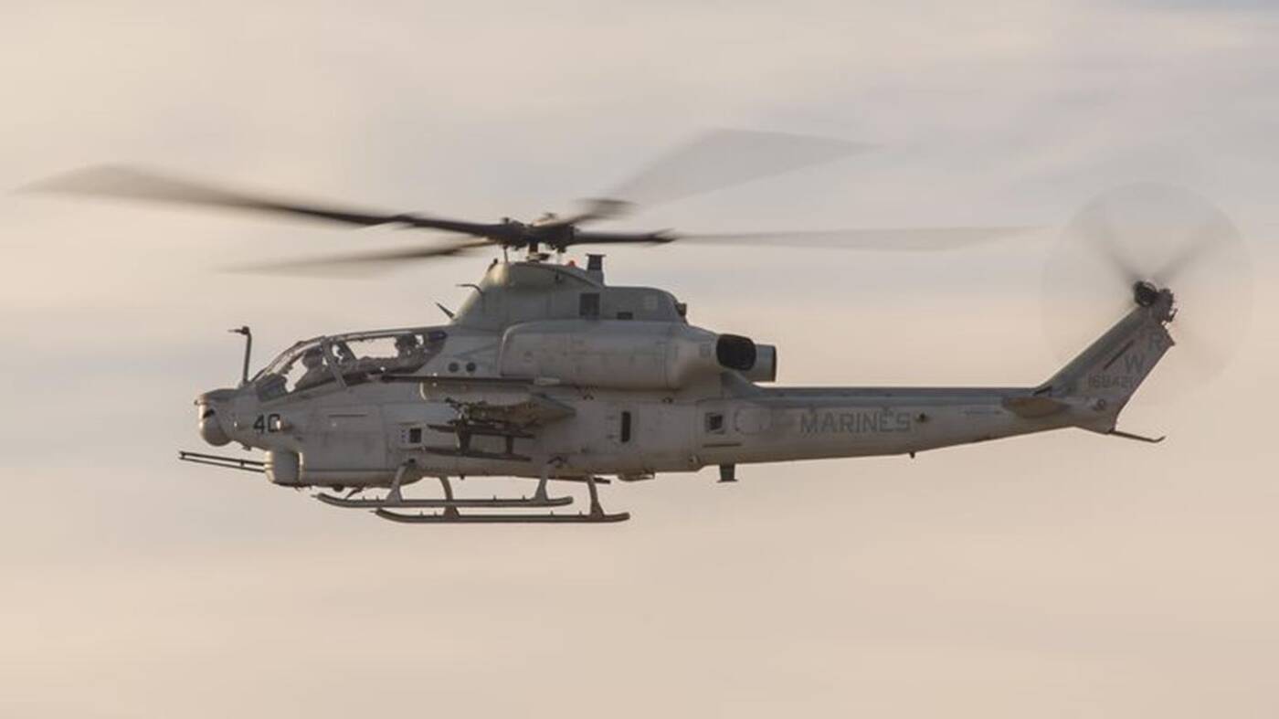 marines helikoptery AH-1W Super Cobra