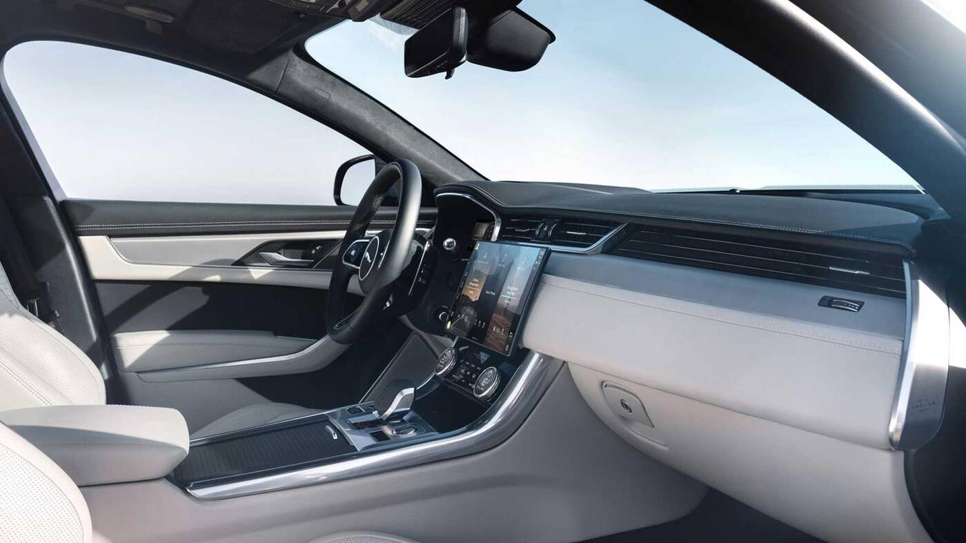 Co nowego w odświeżonym modelu Jaguar XF 2021?