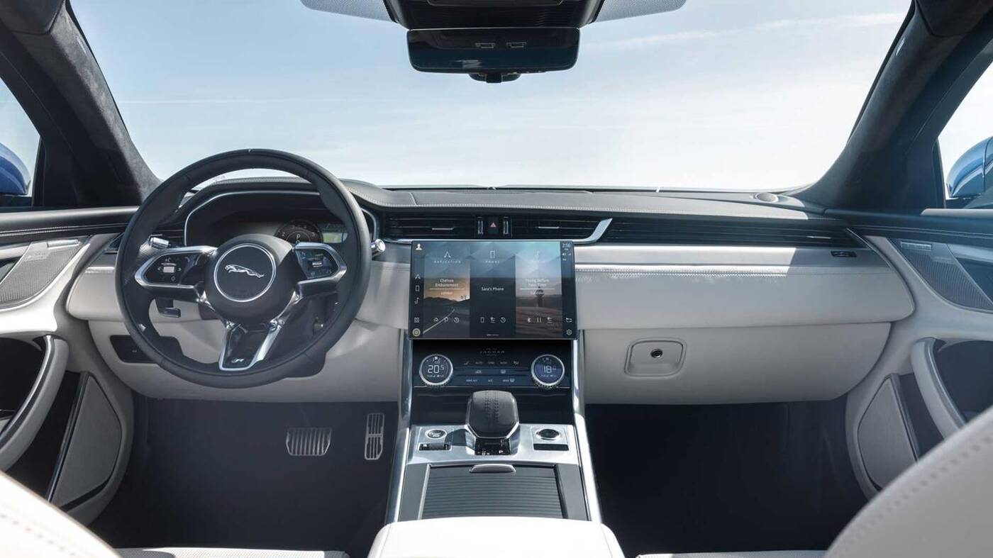 Co nowego w odświeżonym modelu Jaguar XF 2021?