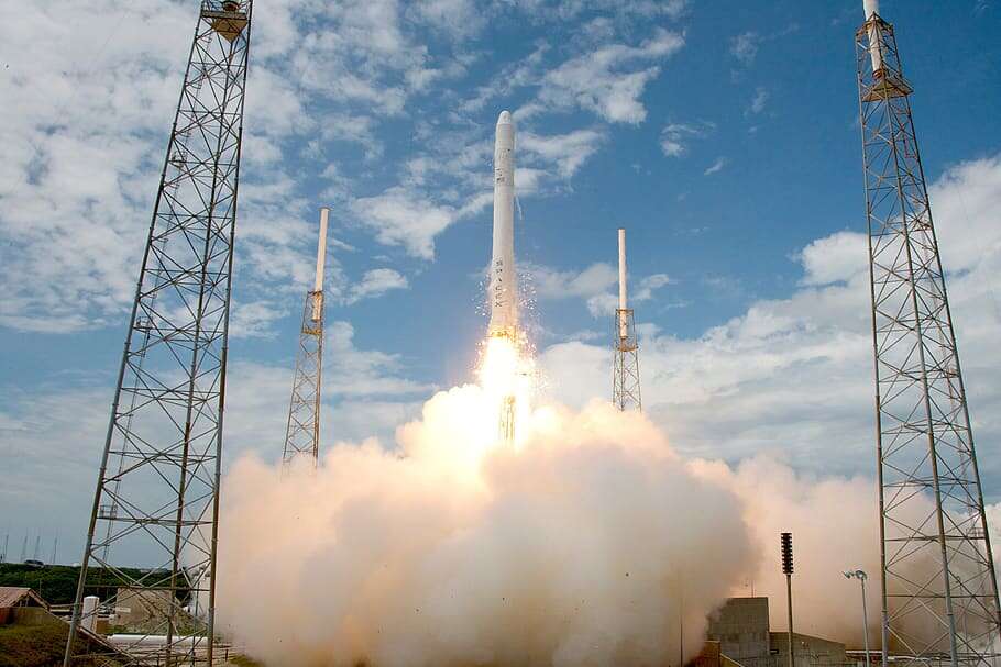 transporty wojskowe rakietami kosmicznymi Pentagon SpaceX