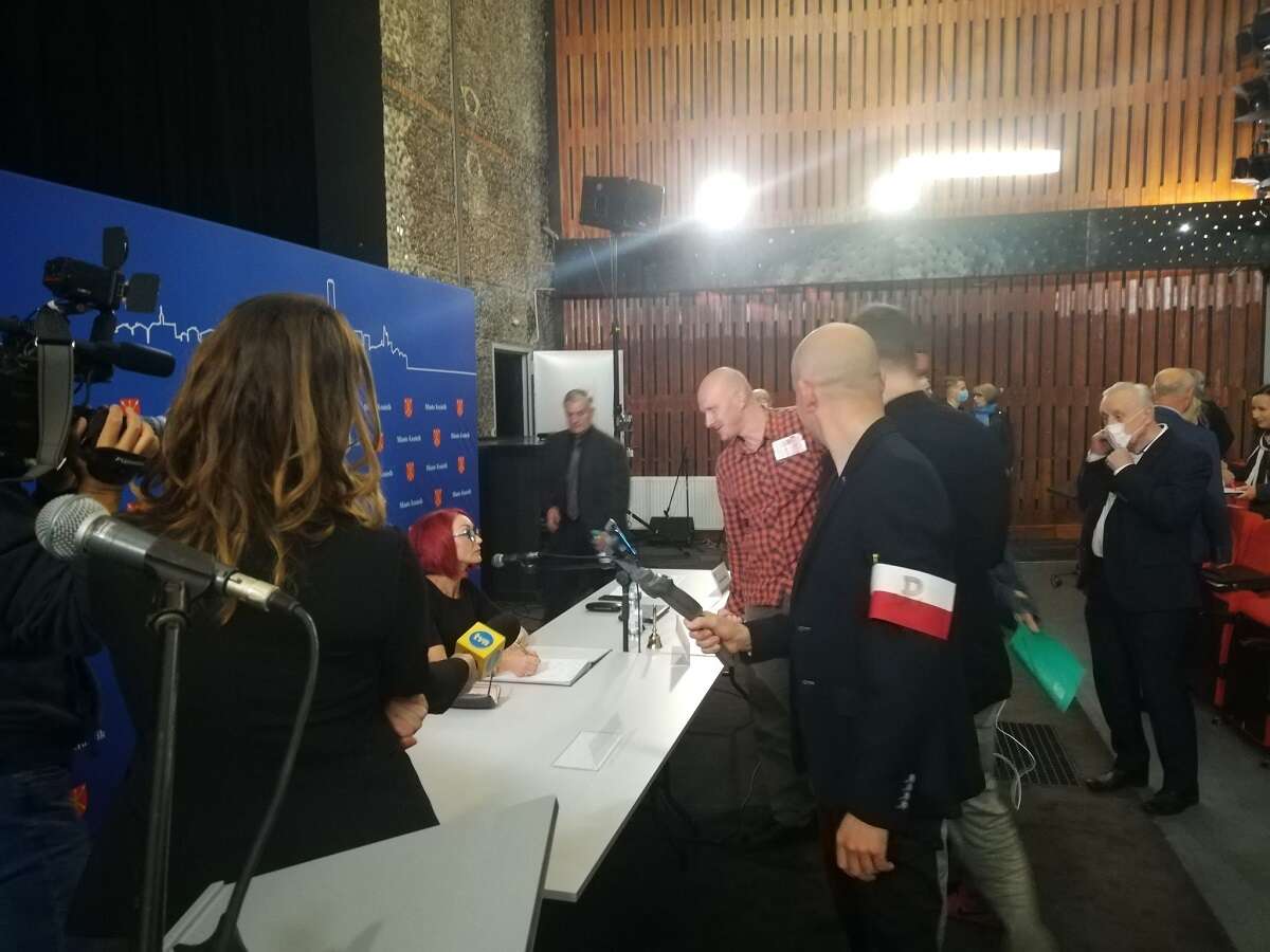 Starcie dwóch światów w Kraśniku. Uchwała w sprawie 5G oddalona