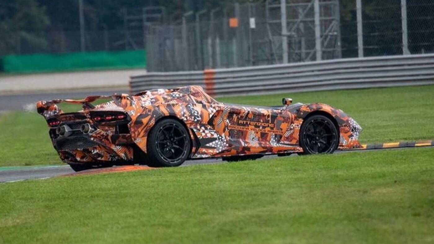 Lamborghini teasuje coś bez dachu i w kamuflażu