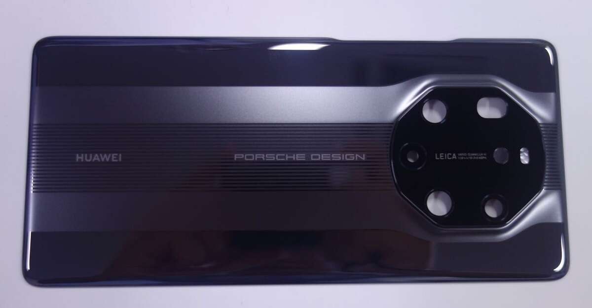 Huawei Mate 40 Pro z co najmniej pięcioma aparatami