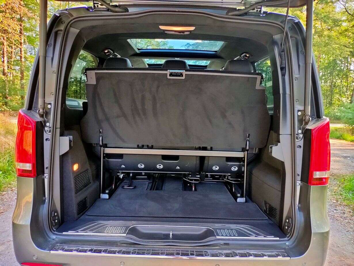 Nie SUV ani kombi jest idealny na długą podróż. Jest nim Mercedes V 300d