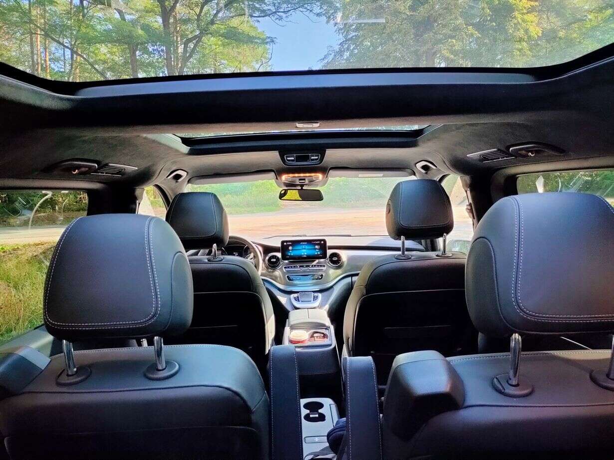 Nie SUV ani kombi jest idealny na długą podróż. Jest nim Mercedes V 300d