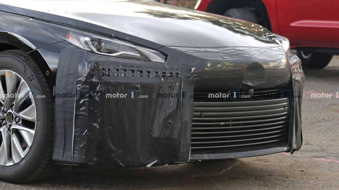 Napędzana wodorem Toyota Mirai nowej generacji wyszpiegowana