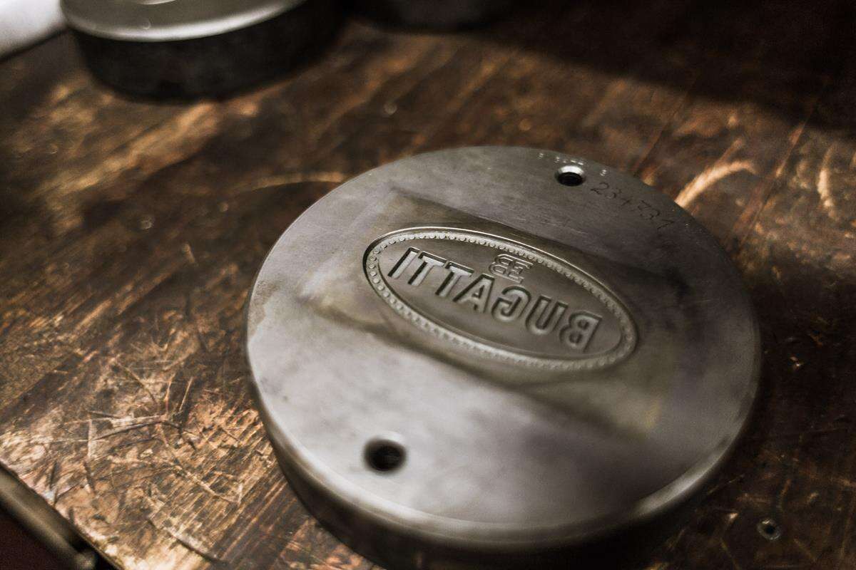 Poznajcie sekrety stojące za emblematem Bugatti Macaron