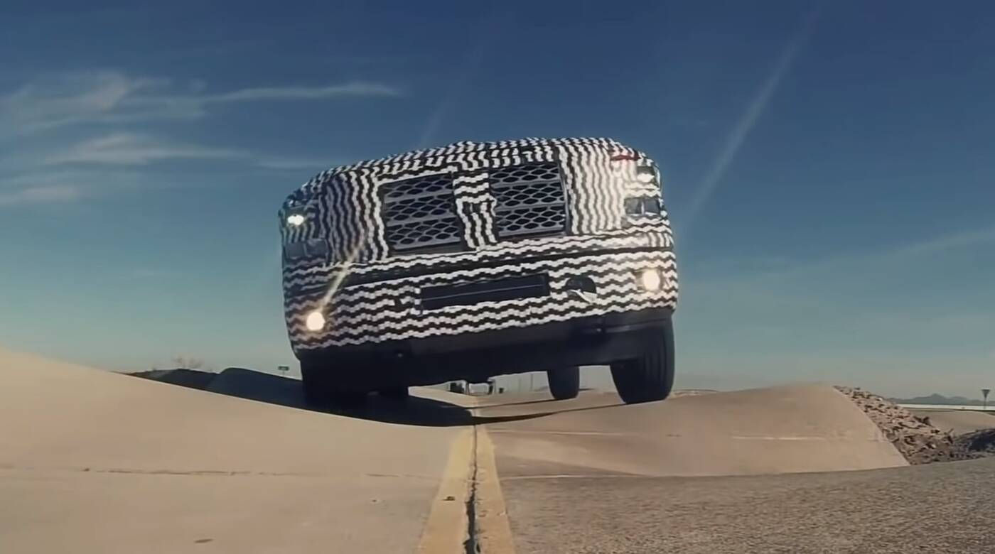 Tajemnica kamuflażu. Dlaczego firmy ukrywają prototypy samochodów w testach?