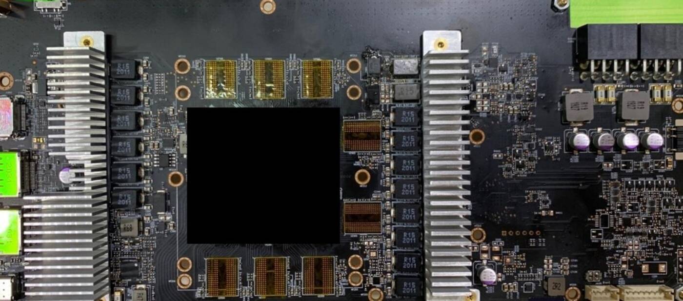 Tak wygląda laminat nowej karty AMD. Radeon Navi 21 na pierwszej fotce