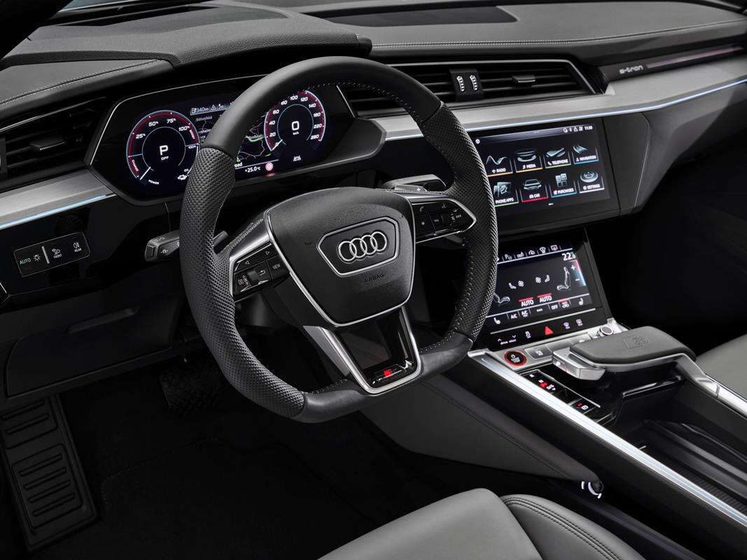Elektryczny SUV Audi e-tron 2021 doczekał się kilku nowości