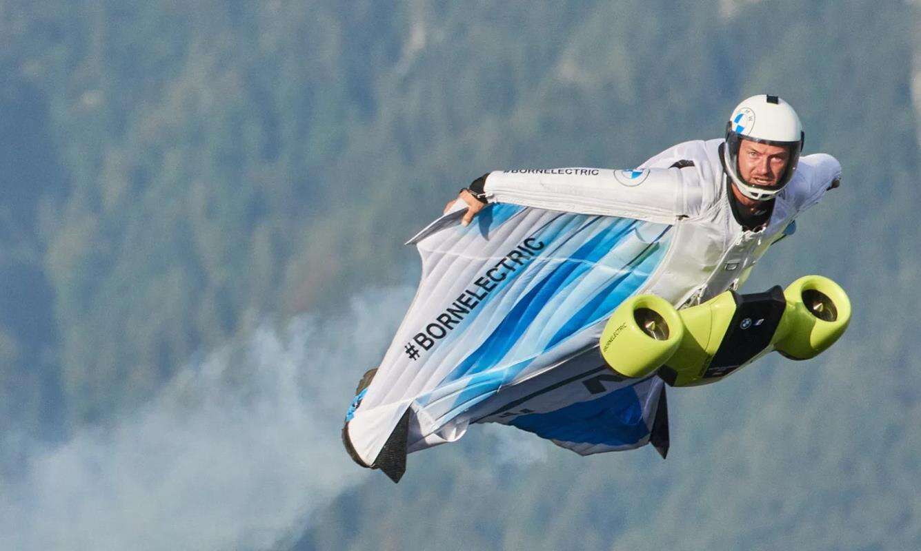 BMW, wingsuit, elektryczny wingsuit
