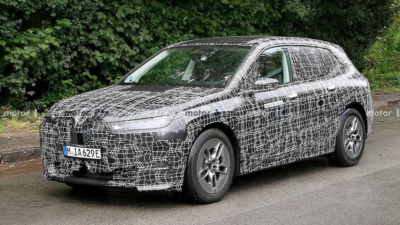 W pełni elektryczny crossover BMW iX już za miesiąc?
