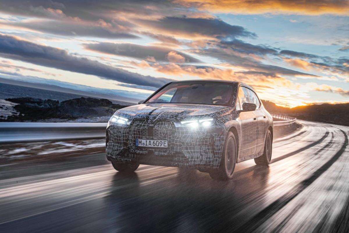 BMW testuje elektrycznego iX w chłodzie