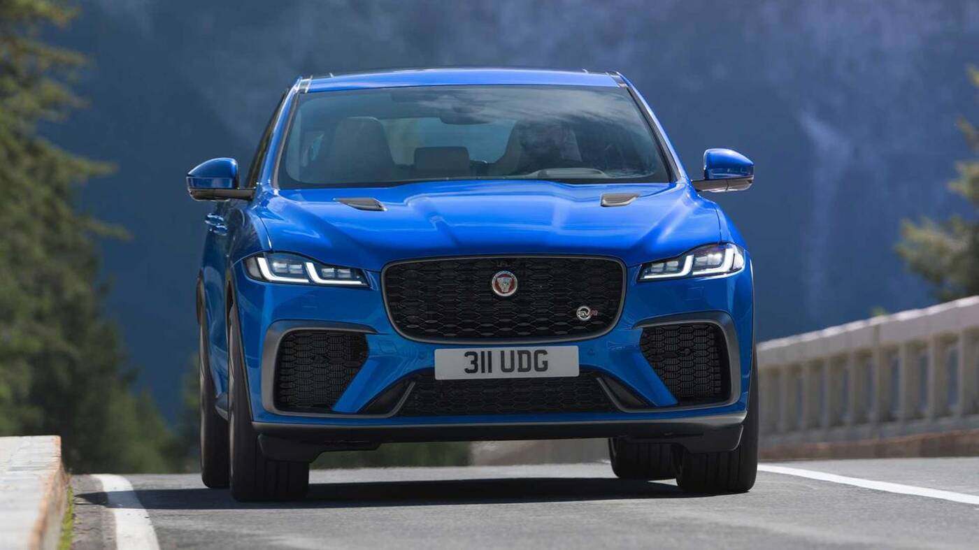 Jaguar F-Pace SVR 2021 debiutuje. Co nowego w crossoverze?