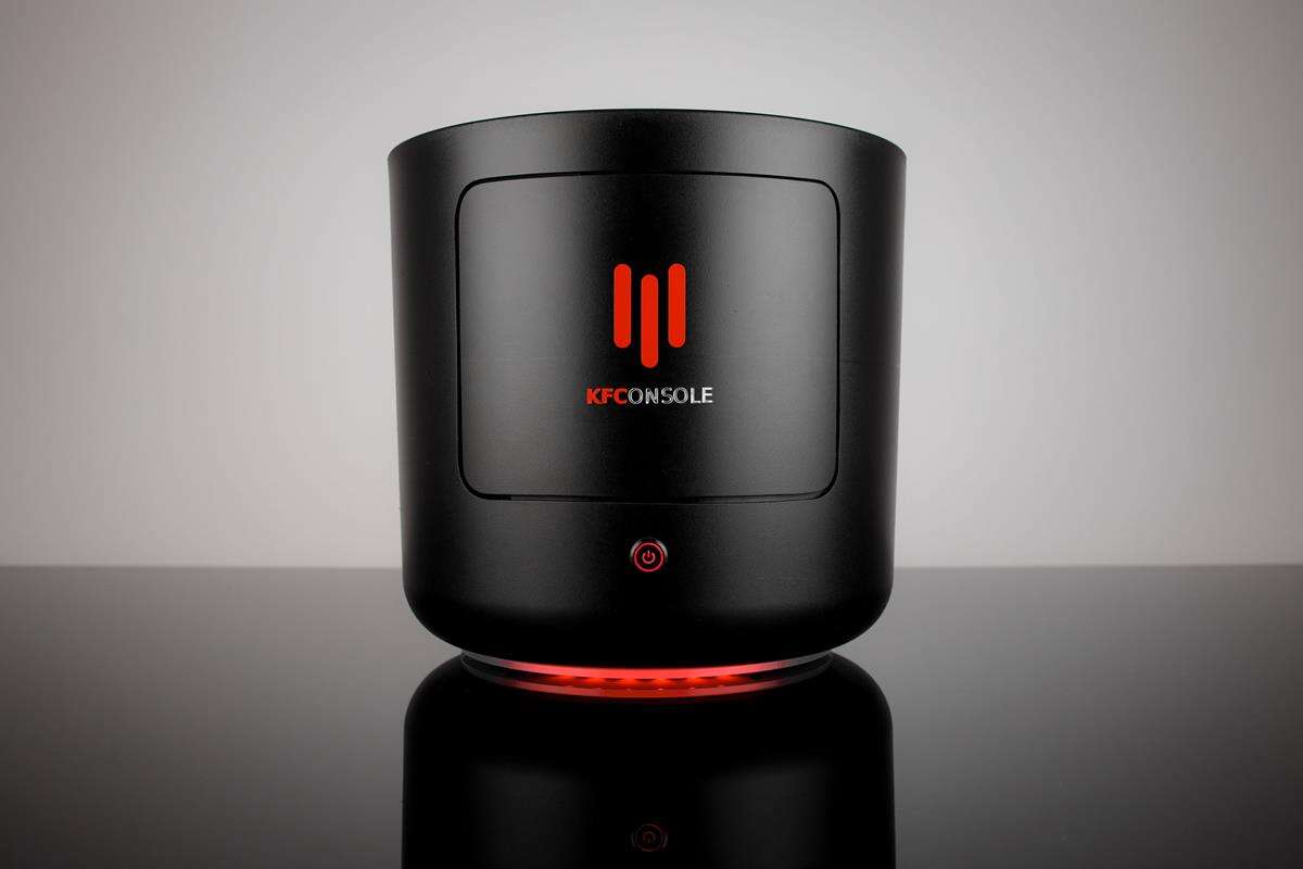Konsola KFC żartem? Oto KFConsole z "kurczakową komorą"