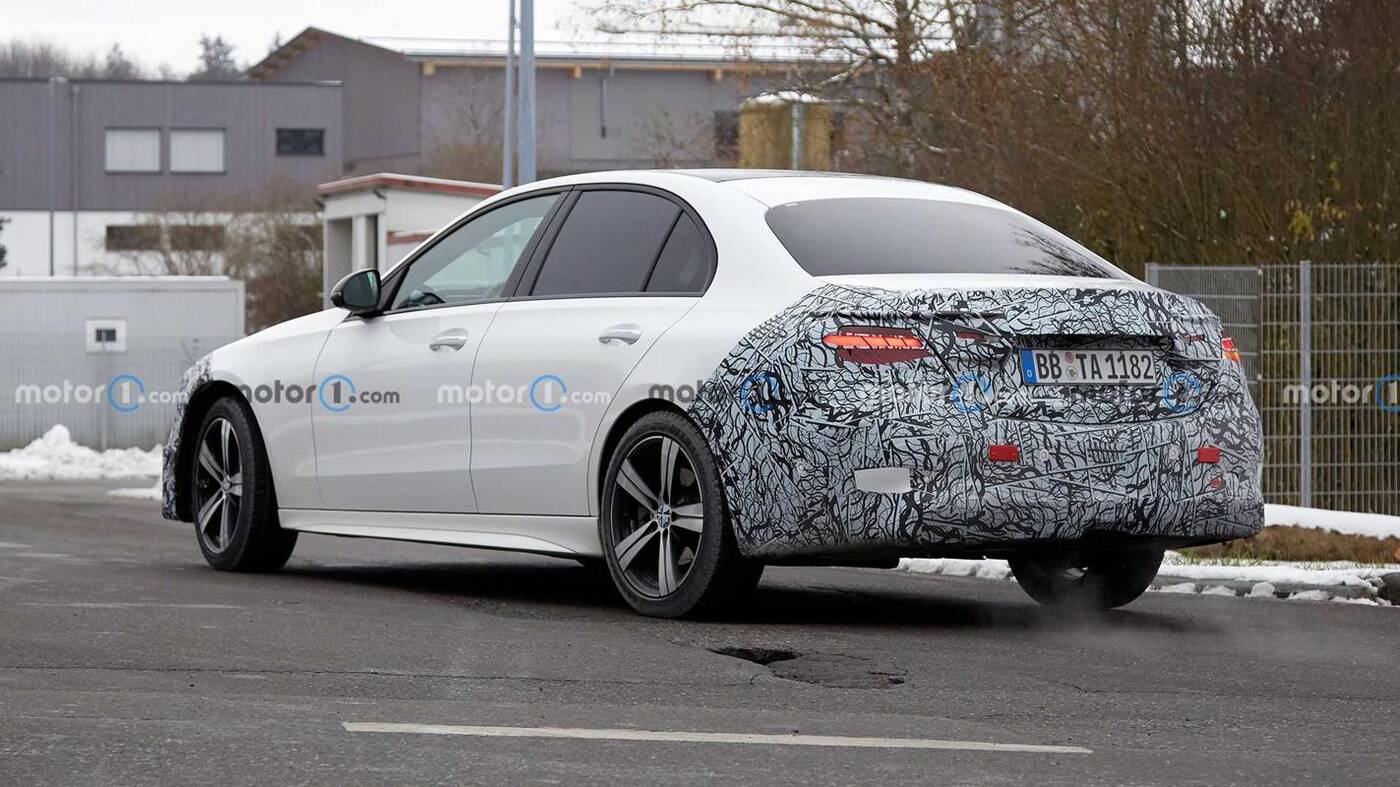 Nowa generacja Mercedesa Klasy C 2022 wyszpiegowana. Gdzie te zmiany?