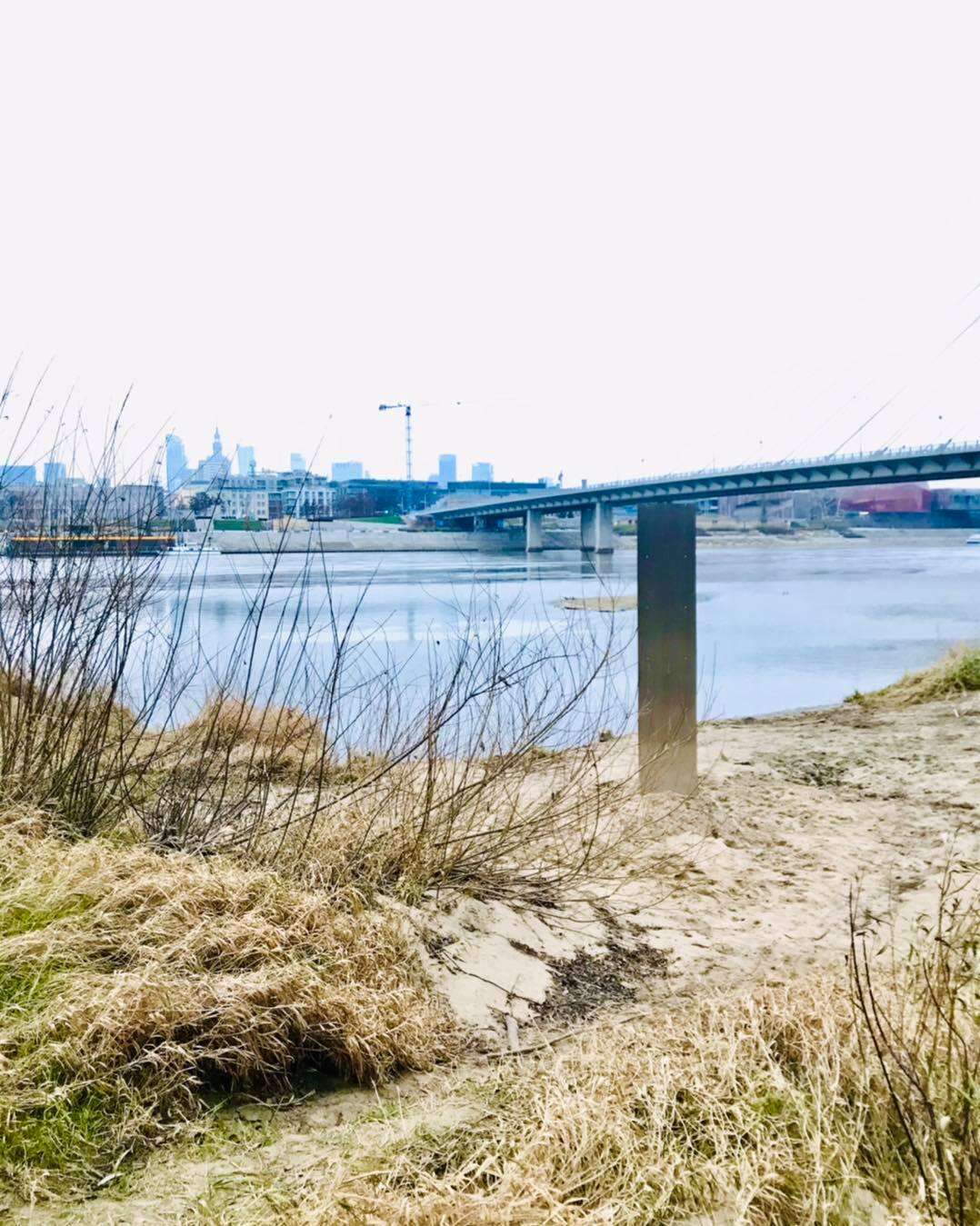 Monolit w Warszawie. Tajemniczy obiekt tym razem nad Wisłą