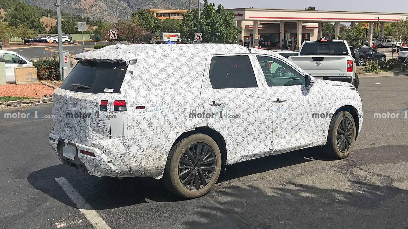 Nissan Pathfinder nowej generacji wyszpiegowany na ulicy