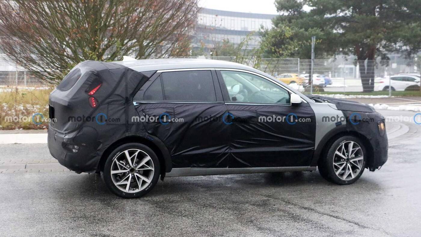 Pierwsze zdjęcia Kia Niro 2022 zwiastują nową generację