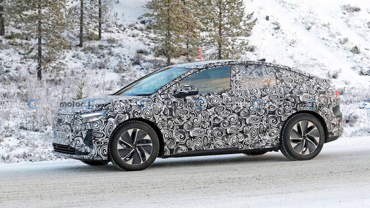Spójrzcie na prototyp Audi Q4 E-Tron Sportback na tle śniegu