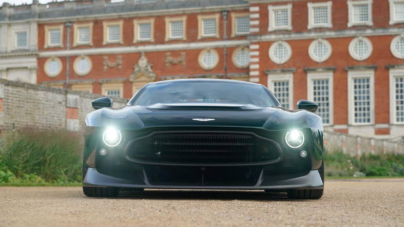 Aston Martin Victor, Aston Martin, Victor, Aston Martin Victor u dealera
