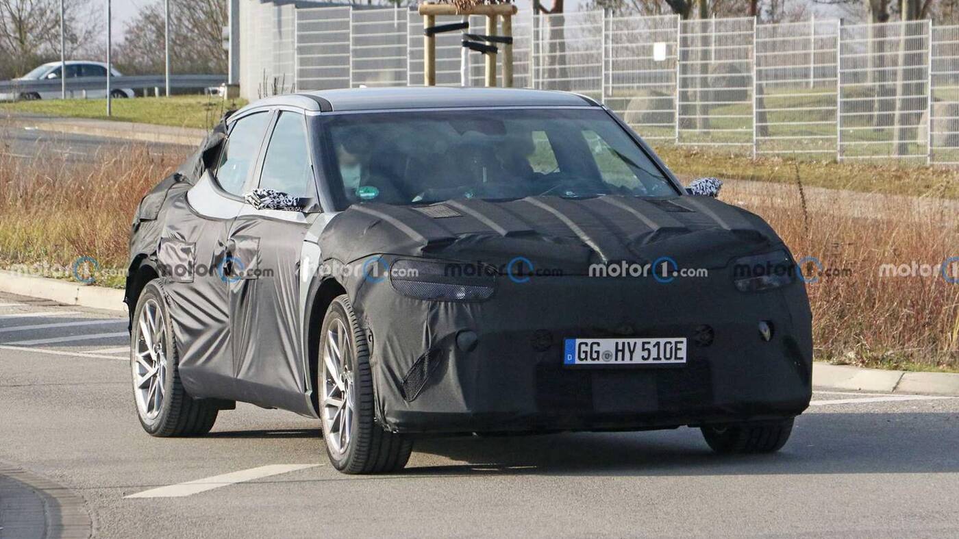Prototypowy elektryczny crossover Genesis na zdjęciach