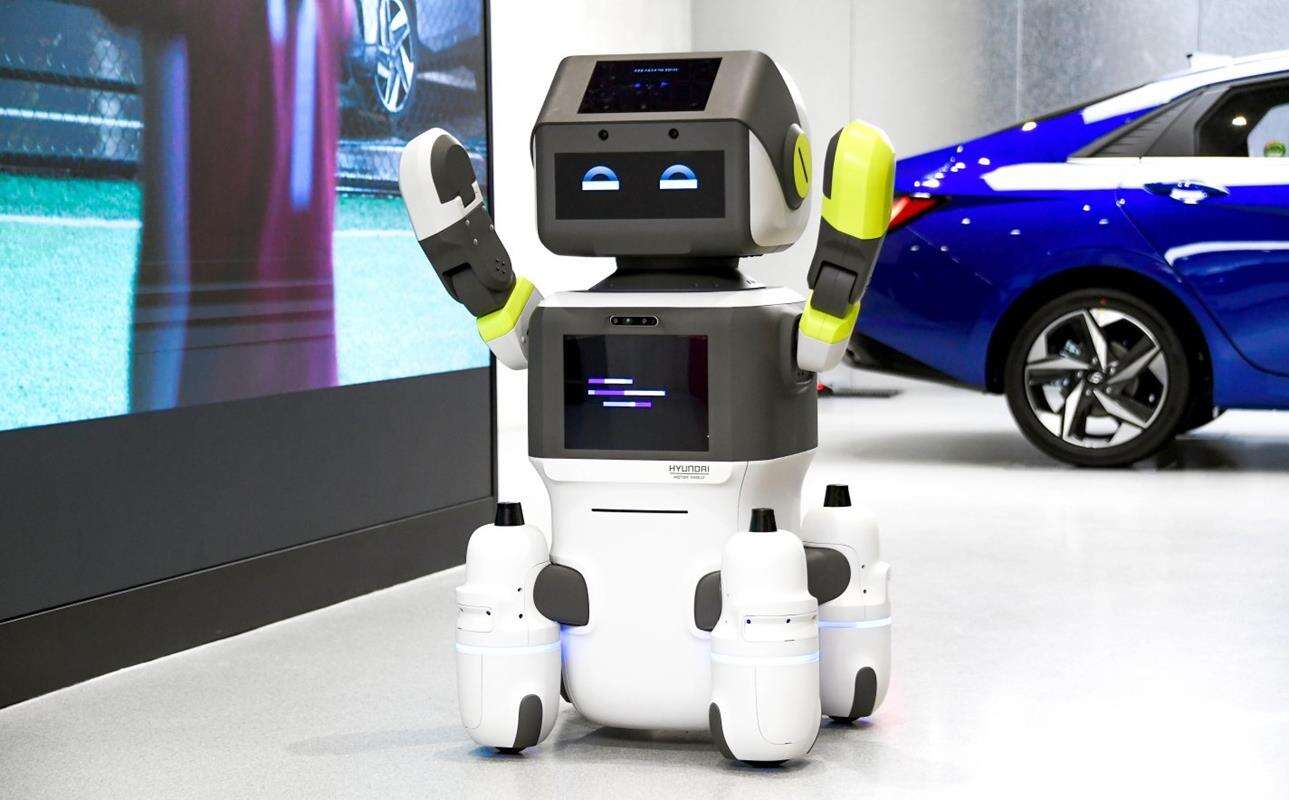 robot Hyundaia do obsługi klientów, robot Hyundaia do obsługi, robot Hyundaia