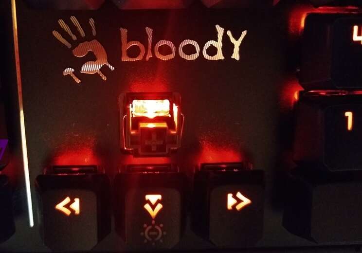 Jak działają przełączniki optyczne w klawiaturach?