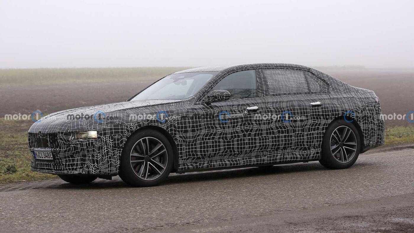 Nowa generacja BMW Serii 7 na zdjęciach w topowej i elektrycznej wersji