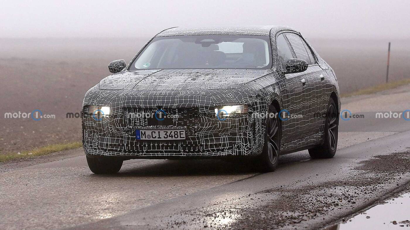 Nowa generacja BMW Serii 7 na zdjęciach w topowej i elektrycznej wersji