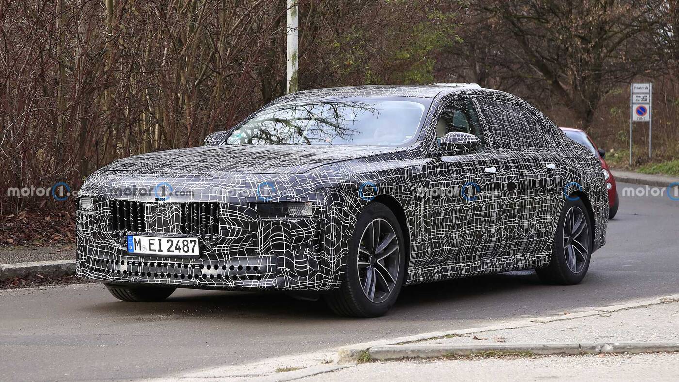 Nowa generacja BMW Serii 7 na zdjęciach w topowej i elektrycznej wersji