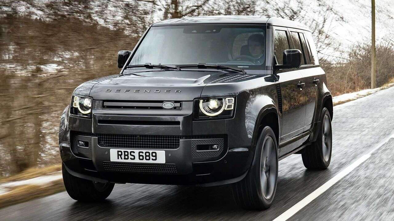 Premiera Land Rover Defender V8 2022