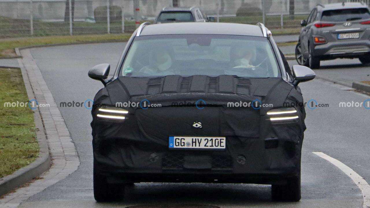 Zdjęcia Genesis GV70e. Elektryczny SUV w testach