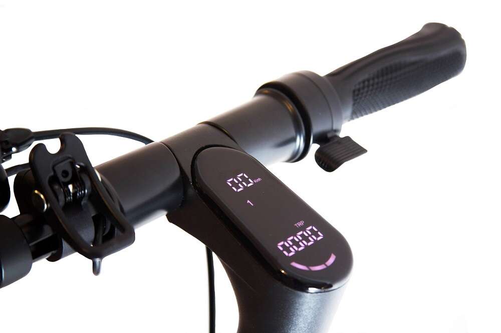 Nowa hulajnoga elektryczna Fiata. Oto F500 F10 Cross