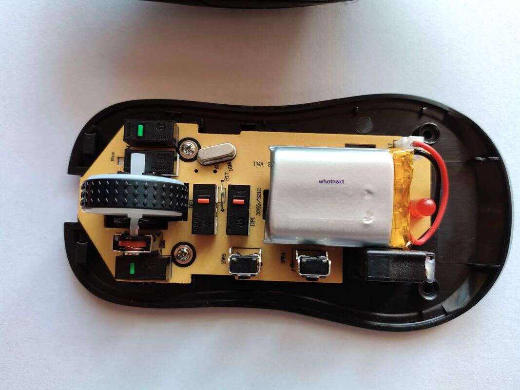 Co znajdziemy wewnątrz myszki komputerowej?