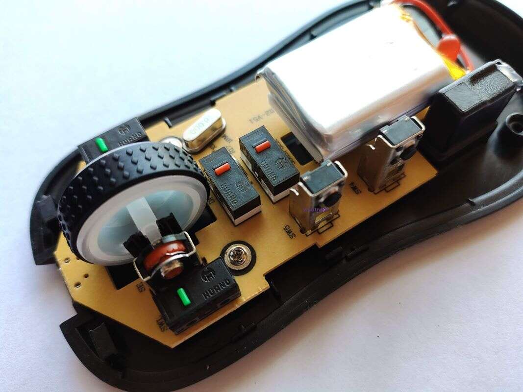 Co znajdziemy wewnątrz myszki komputerowej?