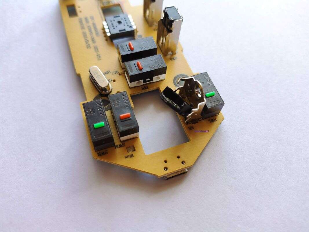 Co znajdziemy wewnątrz myszki komputerowej?