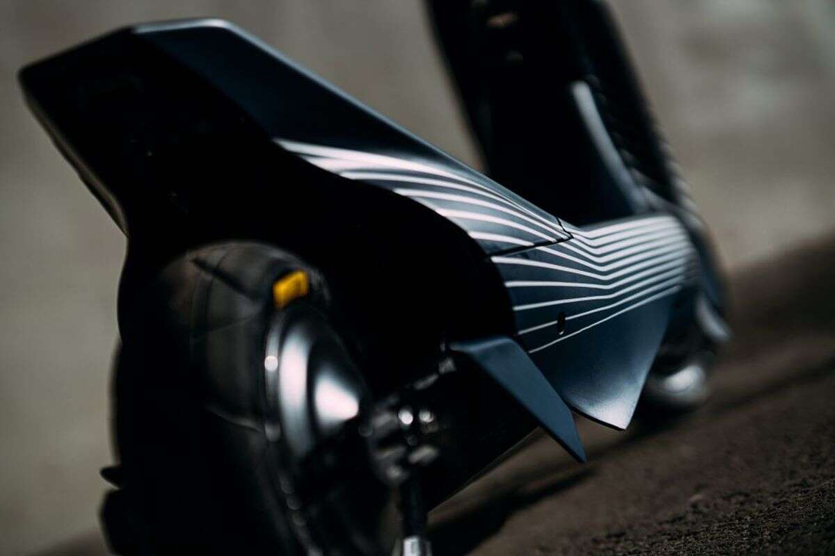 Elektryczna hulajnoga wyścigowa eSkootr S1X zaliczyła debiut