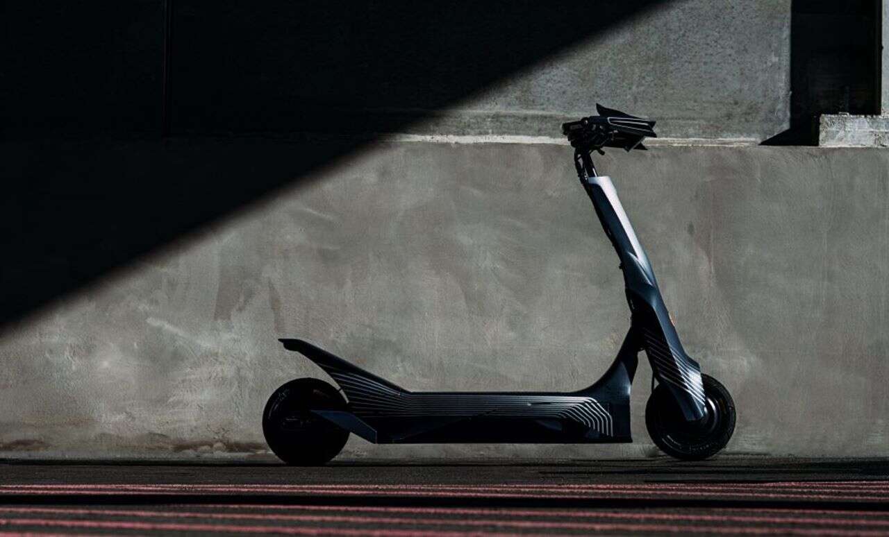 Elektryczna hulajnoga wyścigowa eSkootr S1X zaliczyła debiut