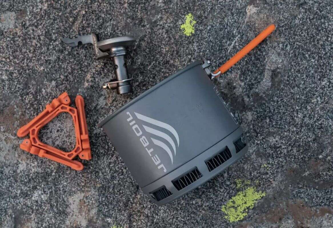 Lekka polowa kuchenka Jetboil Stash zaskoczy Was wagą