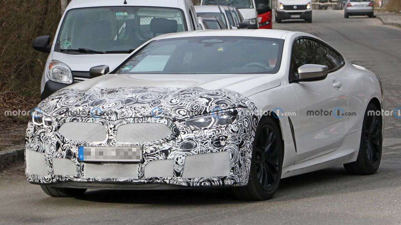 Nowe coupe BMW Serii 8 wyszpiegowane z lekkimi zmianami