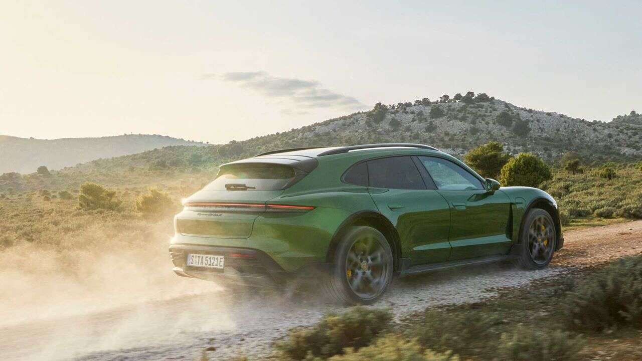 Premiera Porsche Taycan Cross Turismo. W co celuje elektryczne kombi?