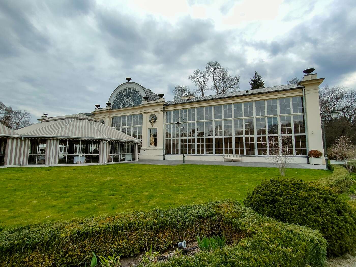 Z OPPO Reno5 5G można podbijać media społecznościowe