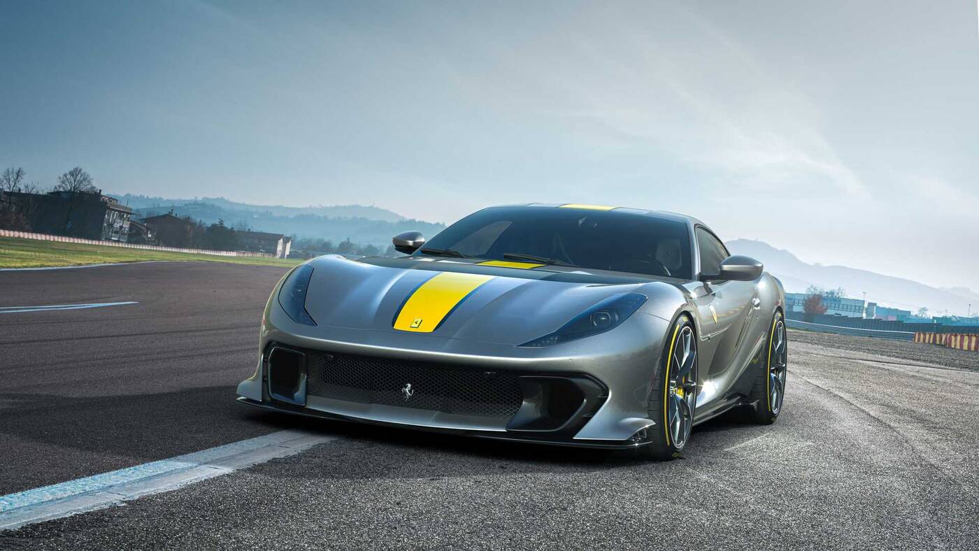 Nowe Ferrari 812 Superfast zadebiutowało, ale na szczegóły poczekamy
