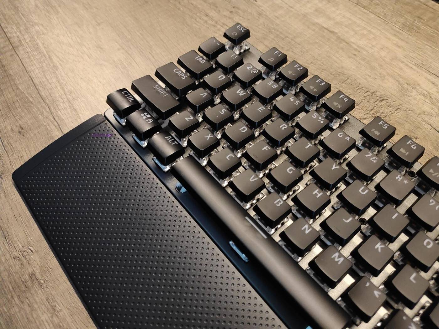 Test klawiatury Thor 401 RGB. Jak wypada nowość Genesis?