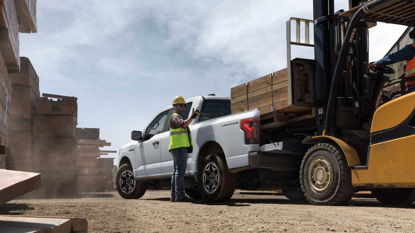 Ford F-150 Lightning Pro, to specjalna wersja elektrycznego pickupa do pracy