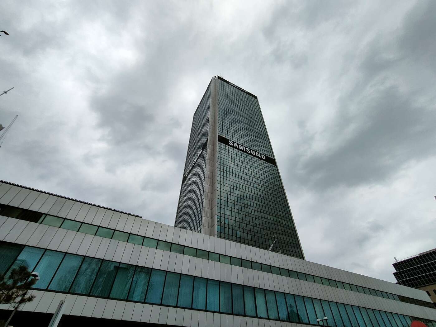 Z OPPO Reno5 5G można podbijać media społecznościowe