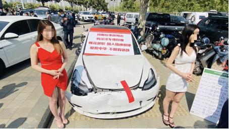 O co chodzi z protestującą przeciw Tesli? Całą historię wyjaśnia firma